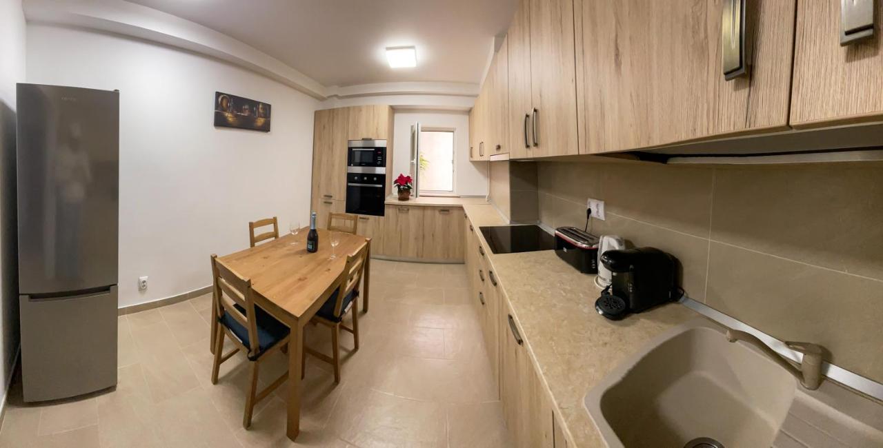 National Arena Mega Mall Elana Apartment Boekarest Buitenkant foto